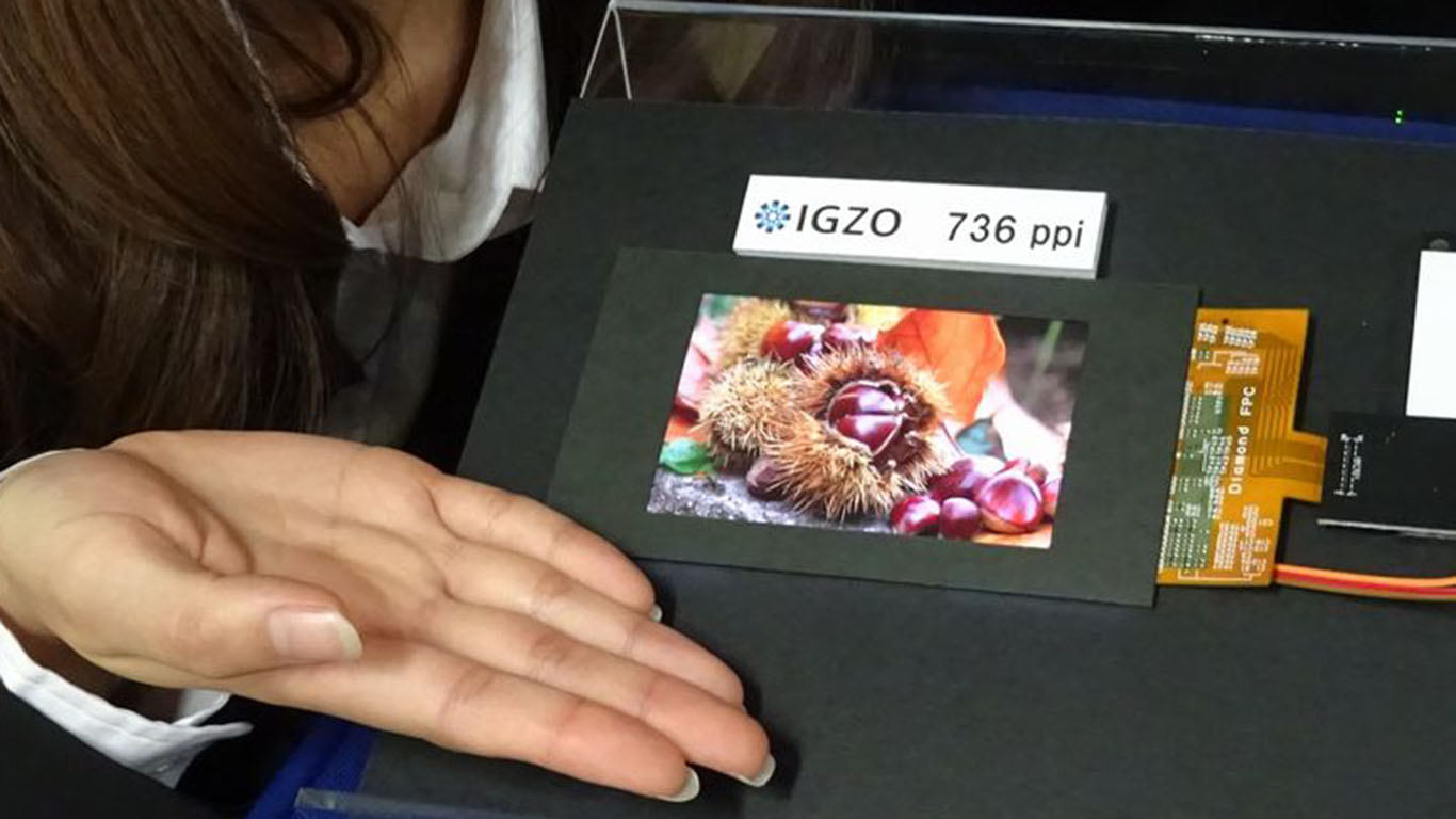 Sharp presenta un panel IGZO con una densidad de 736 ppi